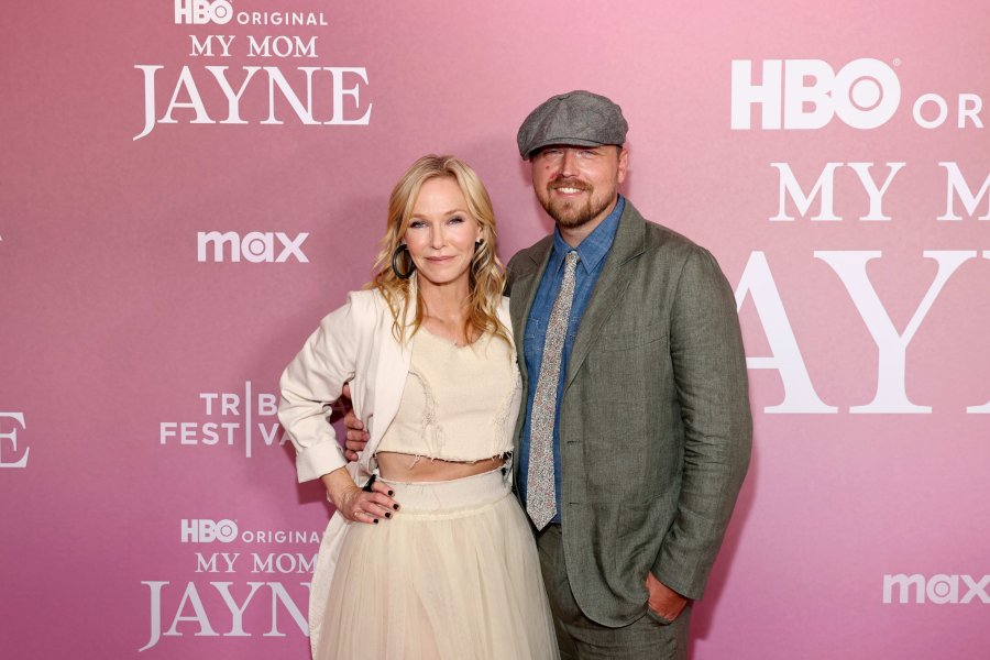 Kelli Giddish Husband