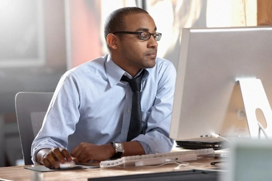 How to Build a Business Without Quitting Your Job